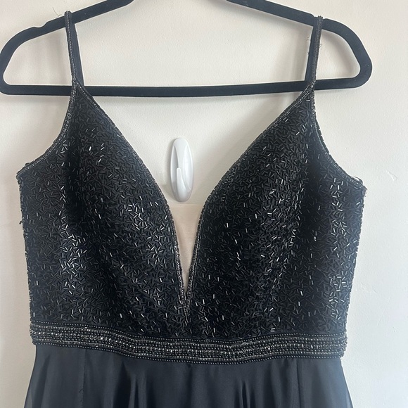 Sherri Hill Beaded A Line Whimsical Black Gown Size 10 - Picture 3 of 10